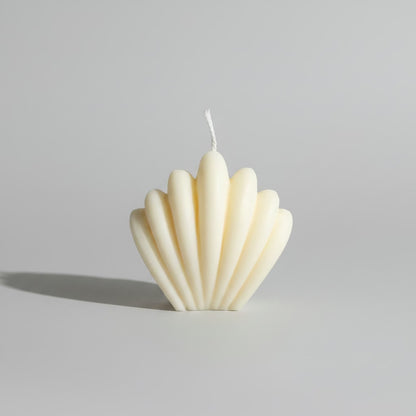 Bougie parfumée artisanale forme coquillage creme
