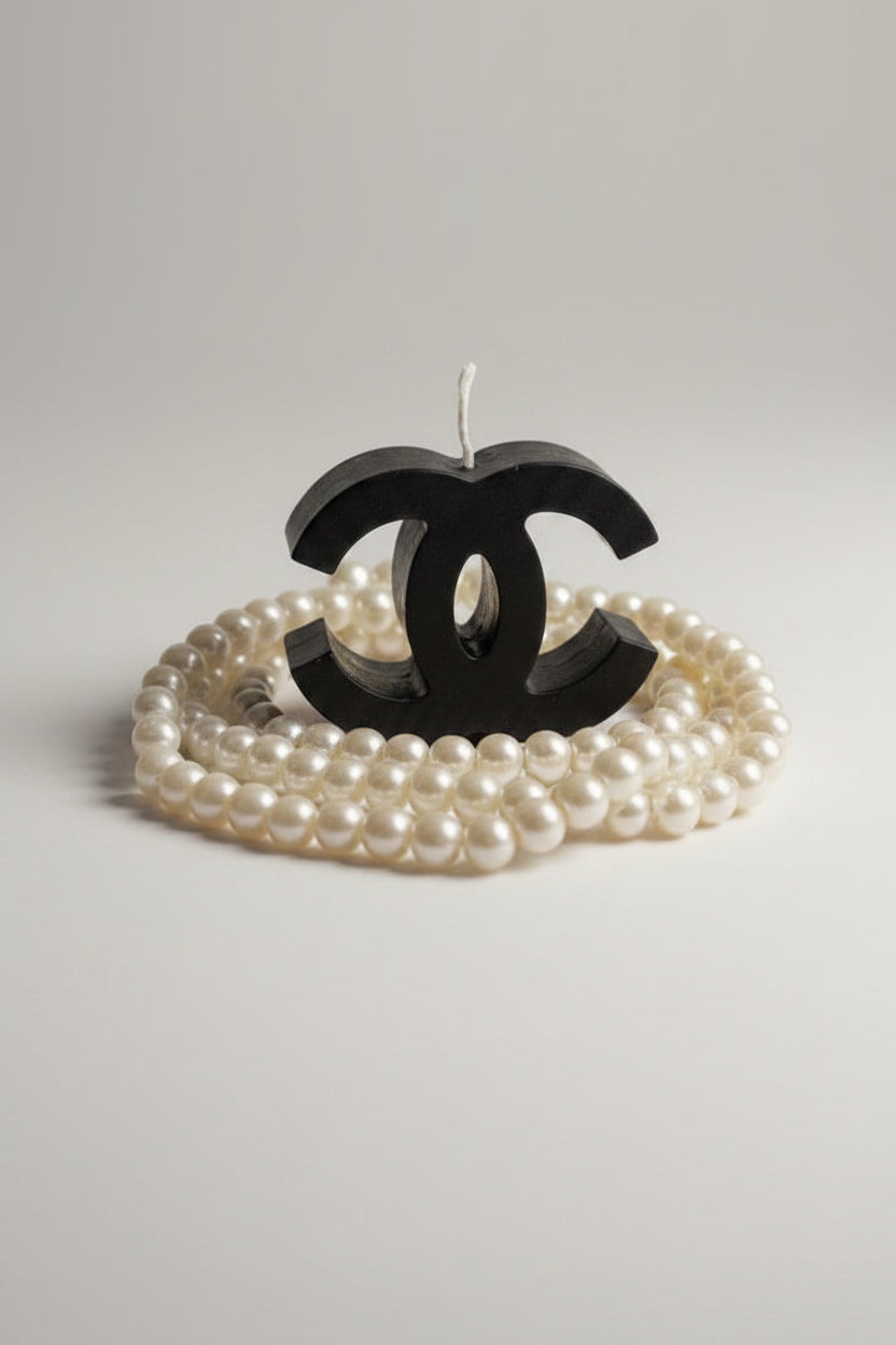 Bougie parfumée artisanale forme logo C mini noir