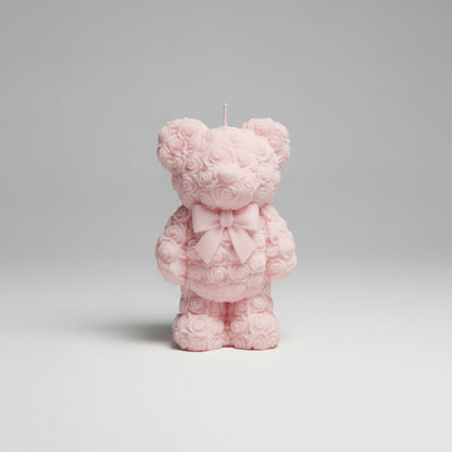 Bougie parfumée artisanale ourson fleuri rose sur fond blanc