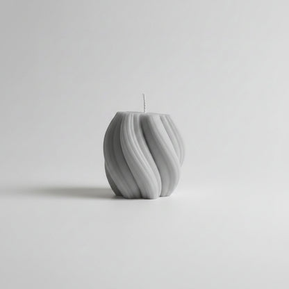 Bougie parfumée artisanale forme tressée gris