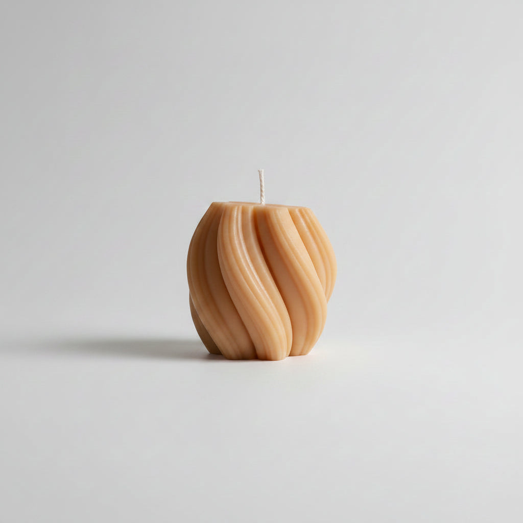 Bougie parfumée artisanale forme tressée marron