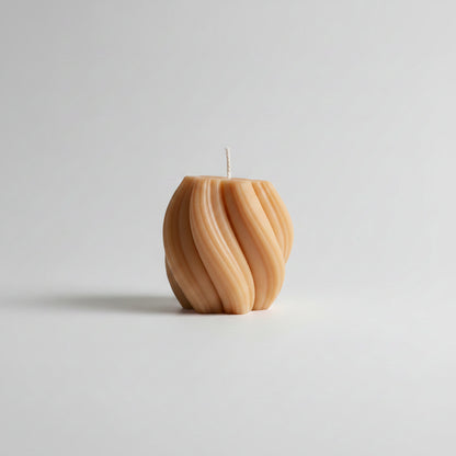 Bougie parfumée artisanale forme tressée marron