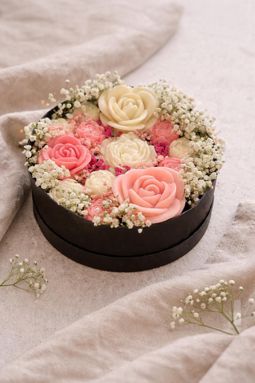 Bougie parfumée artisanale en composition florale